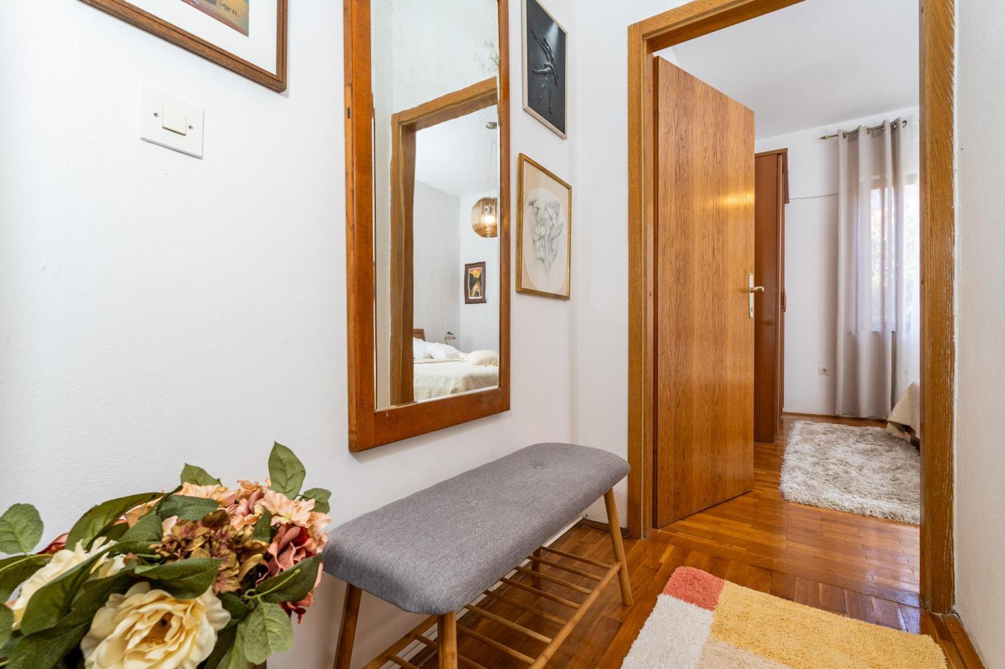 Kadena Apartman *